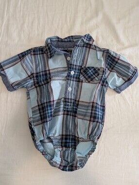 Ben Sherman Plaid Button-Front Onesie in Light Blue & Navy Size 6-9 Months